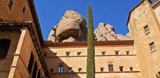 Visita una bodega a los pies de Montserrat