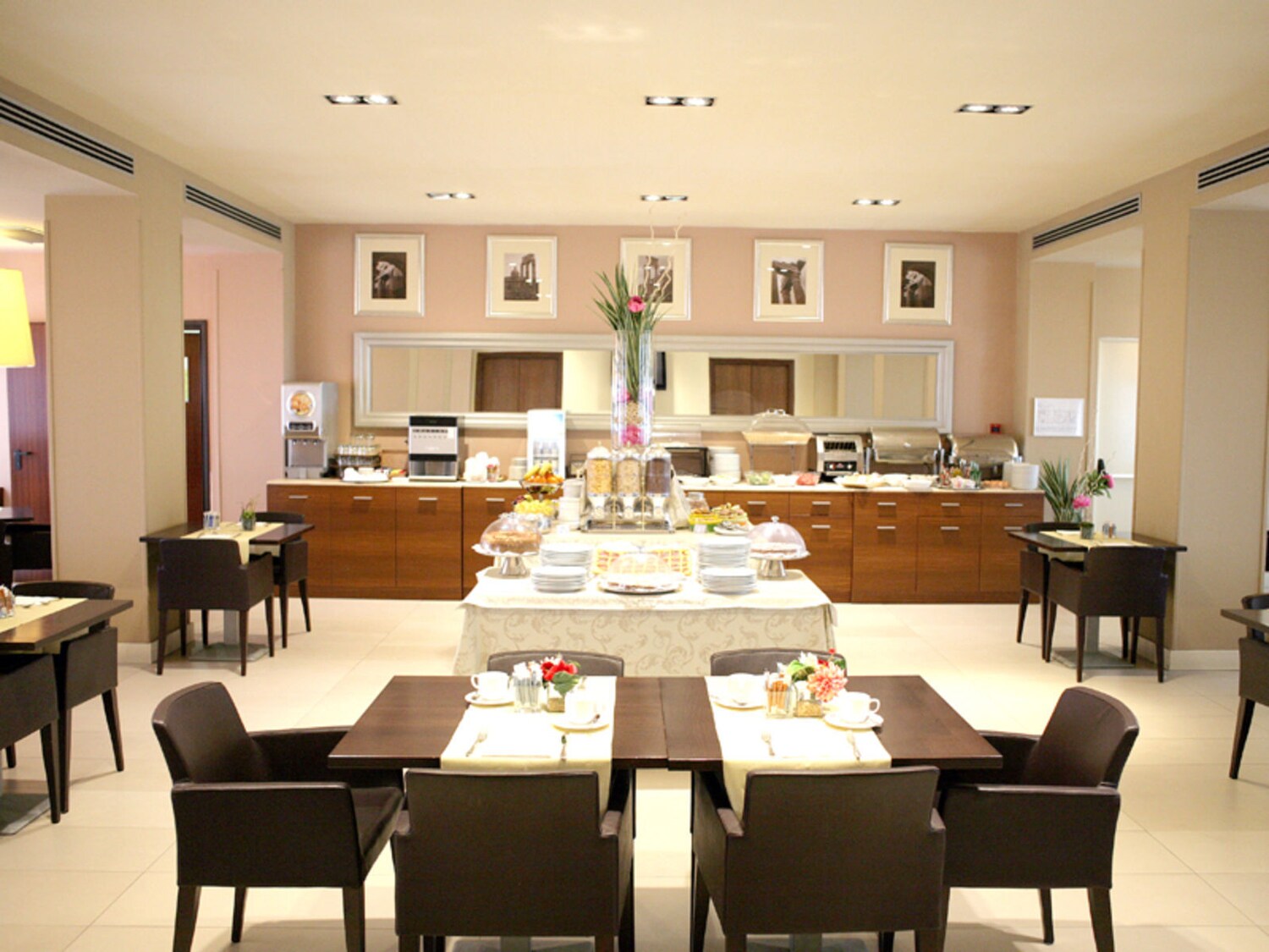 Eurostars Saint John Hotel